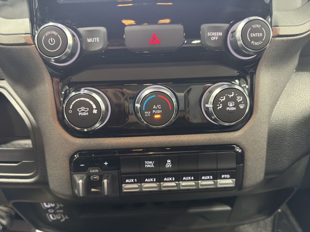 2025 Ram 5500 Tradesman photo 25