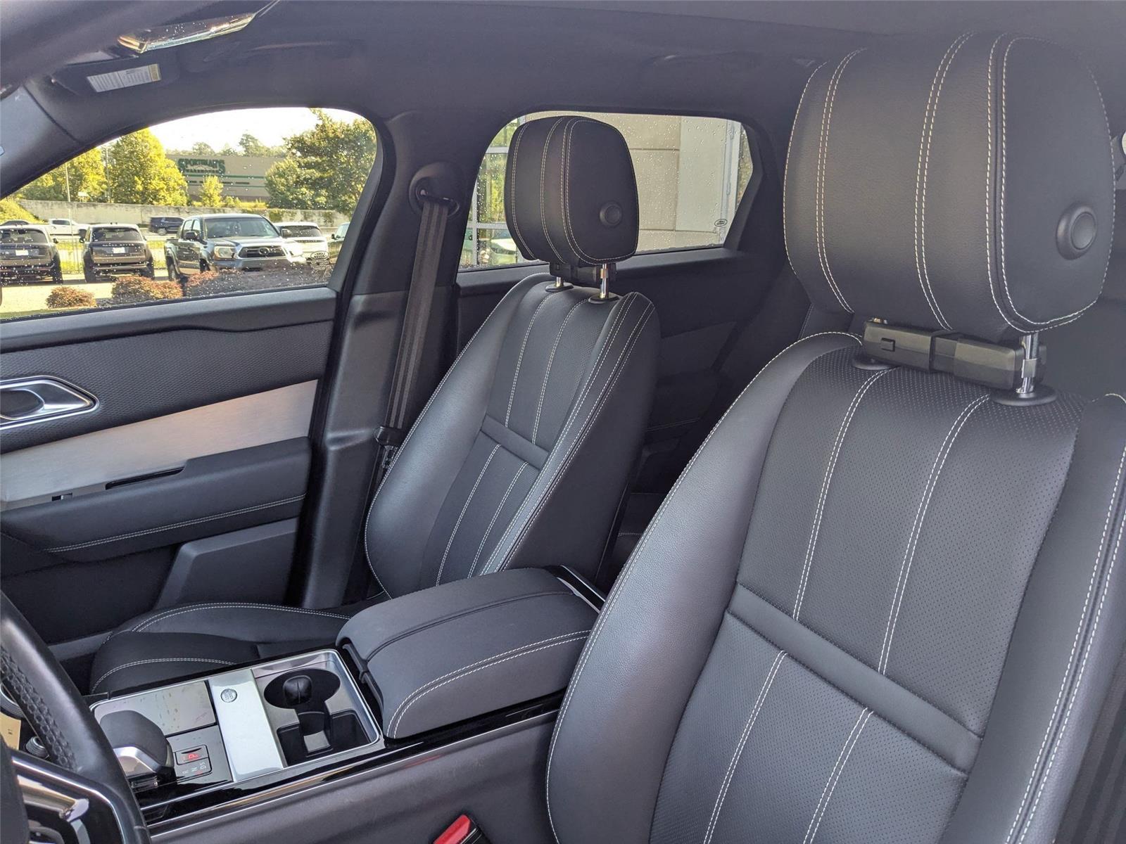2022 Land Rover Range Rover Velar R-Dynamic S photo 9