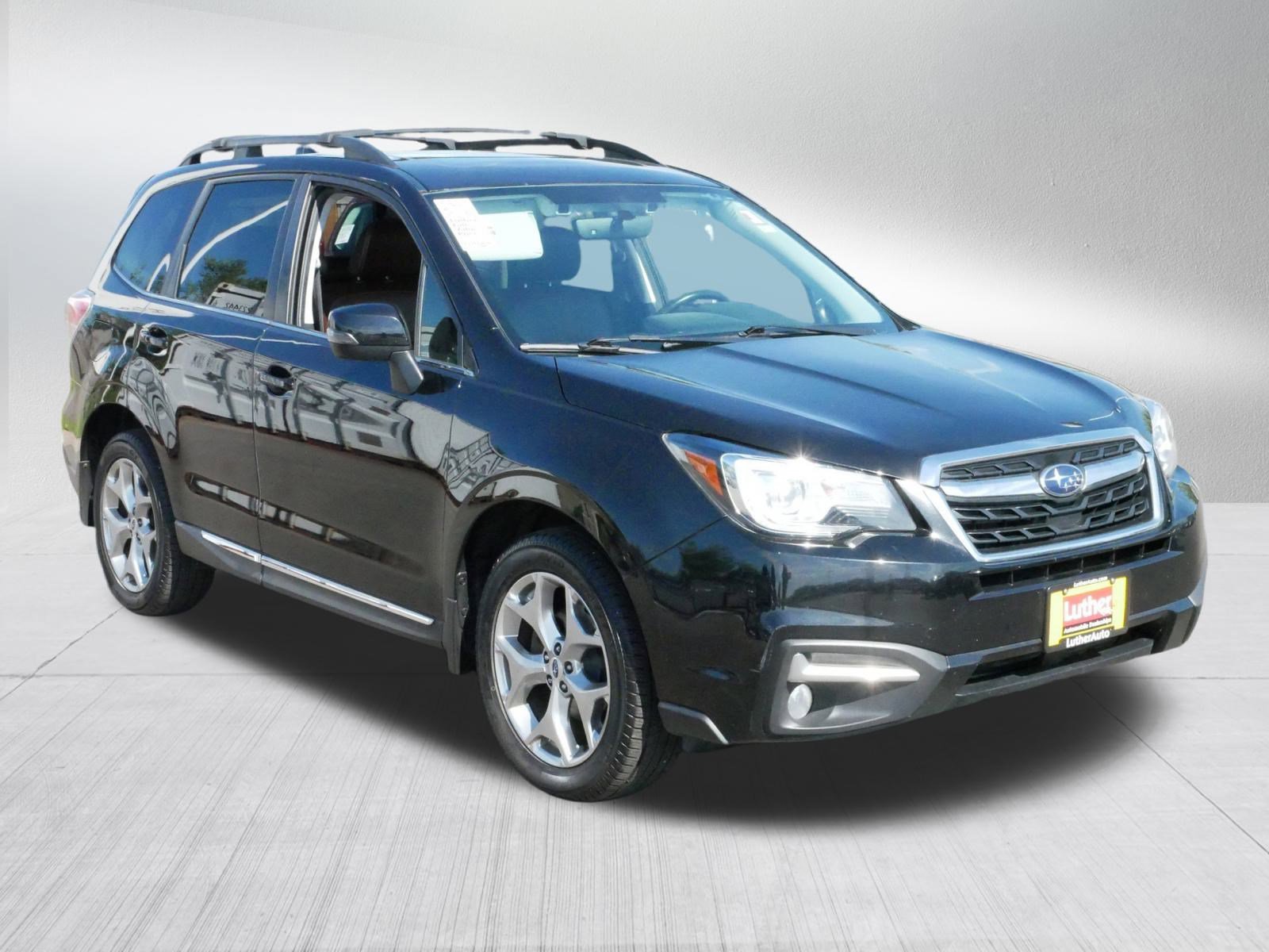 2018 Subaru Forester Touring photo 2