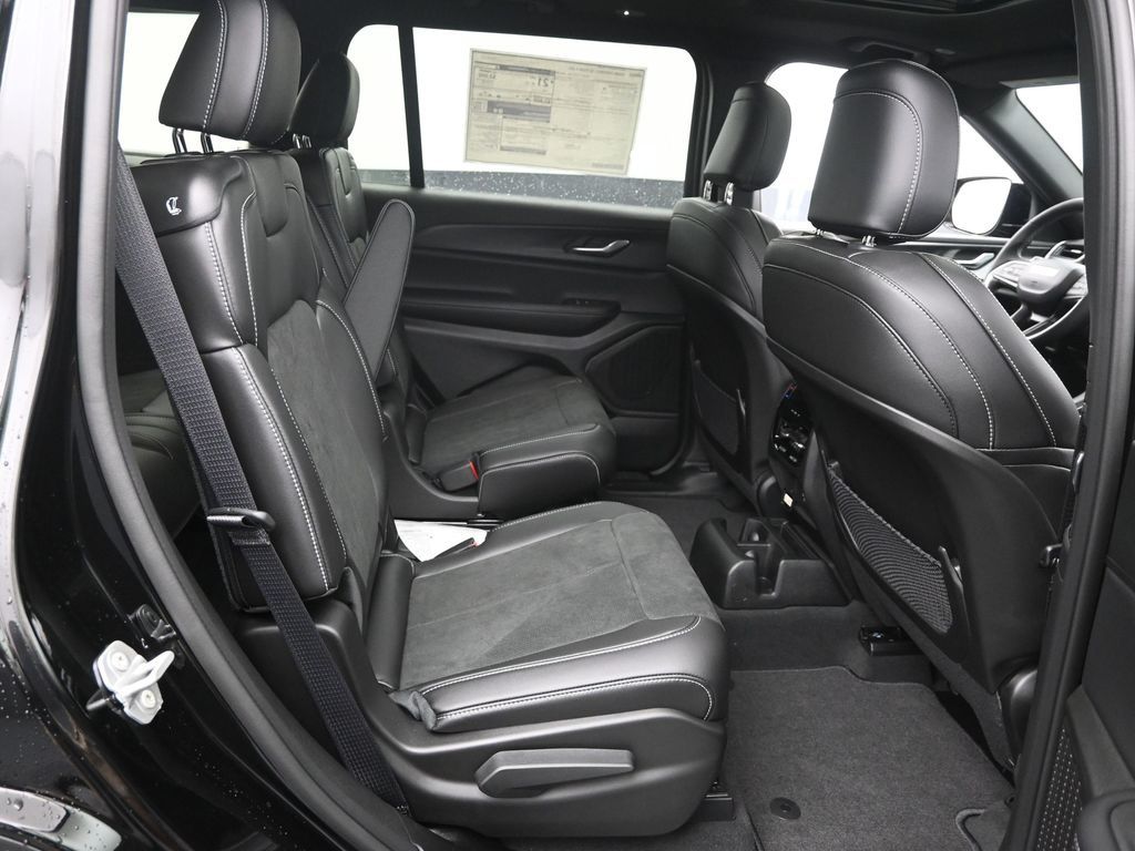 2025 Jeep Grand Cherokee Altitude X photo 6