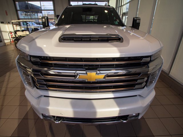 2021 Chevrolet Silverado 2500HD High Country photo 3
