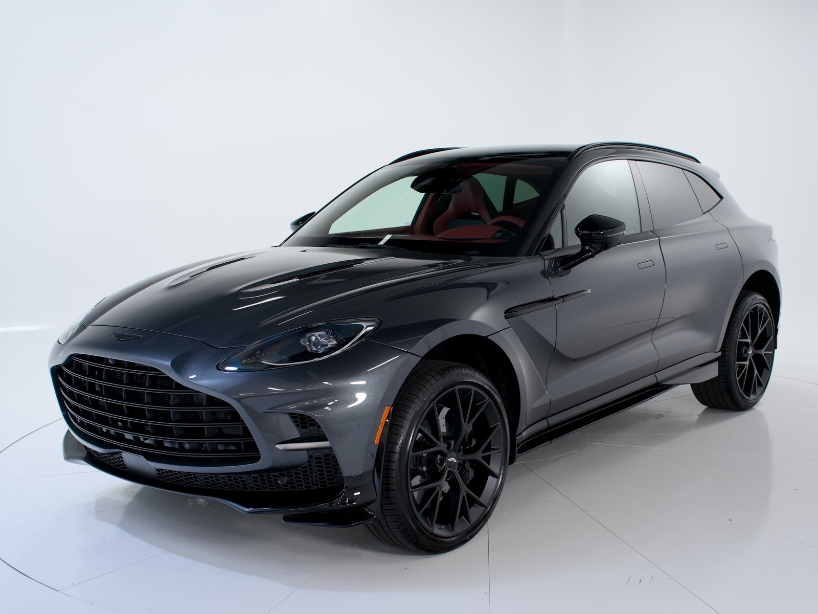 2025 Aston Martin DBX 707