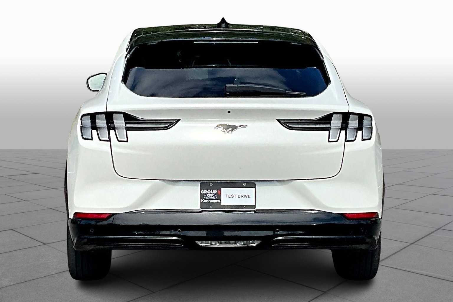 2021 Ford Mustang Mach-E Premium photo 4