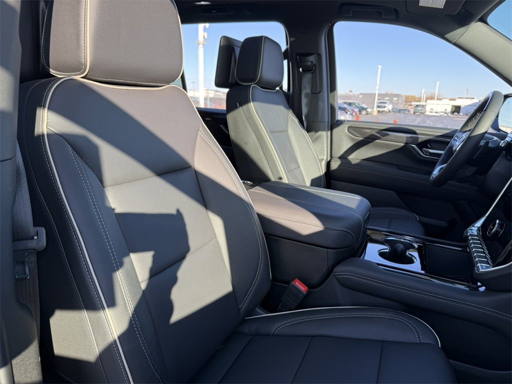 2026 GMC YUKON XL - Image 38