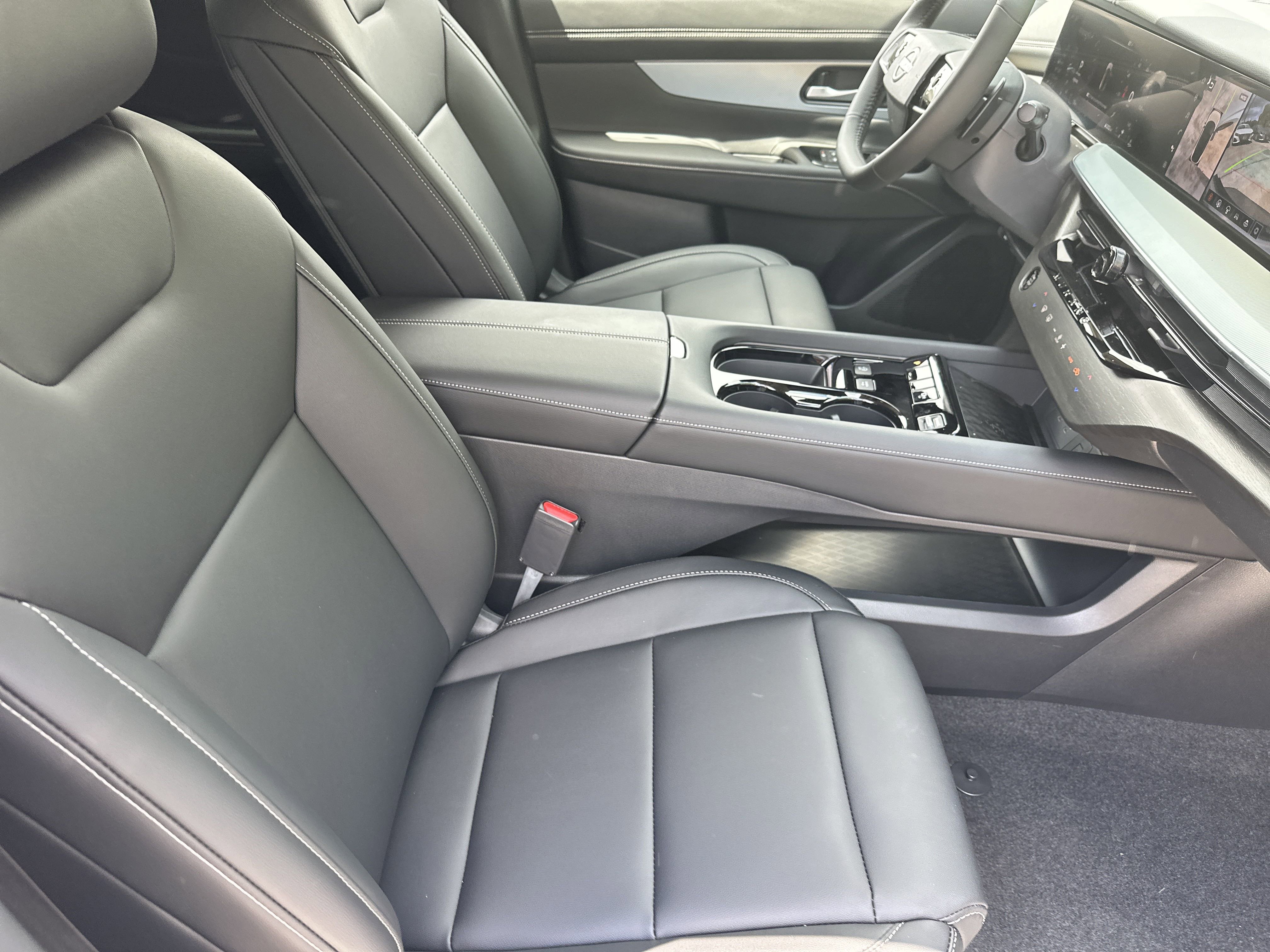 2025 Nissan Murano SL photo 12