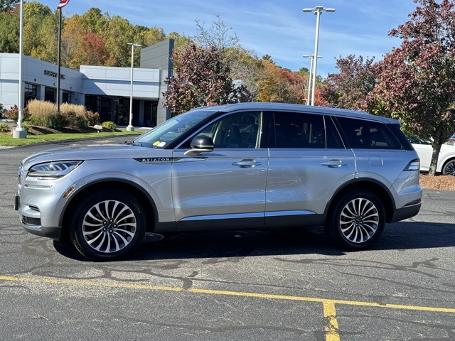 2024 Lincoln Aviator Premiere photo 2