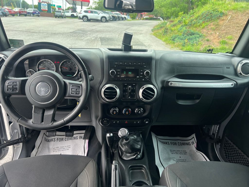 2018 Jeep Wrangler Unlimited Rubicon photo 11