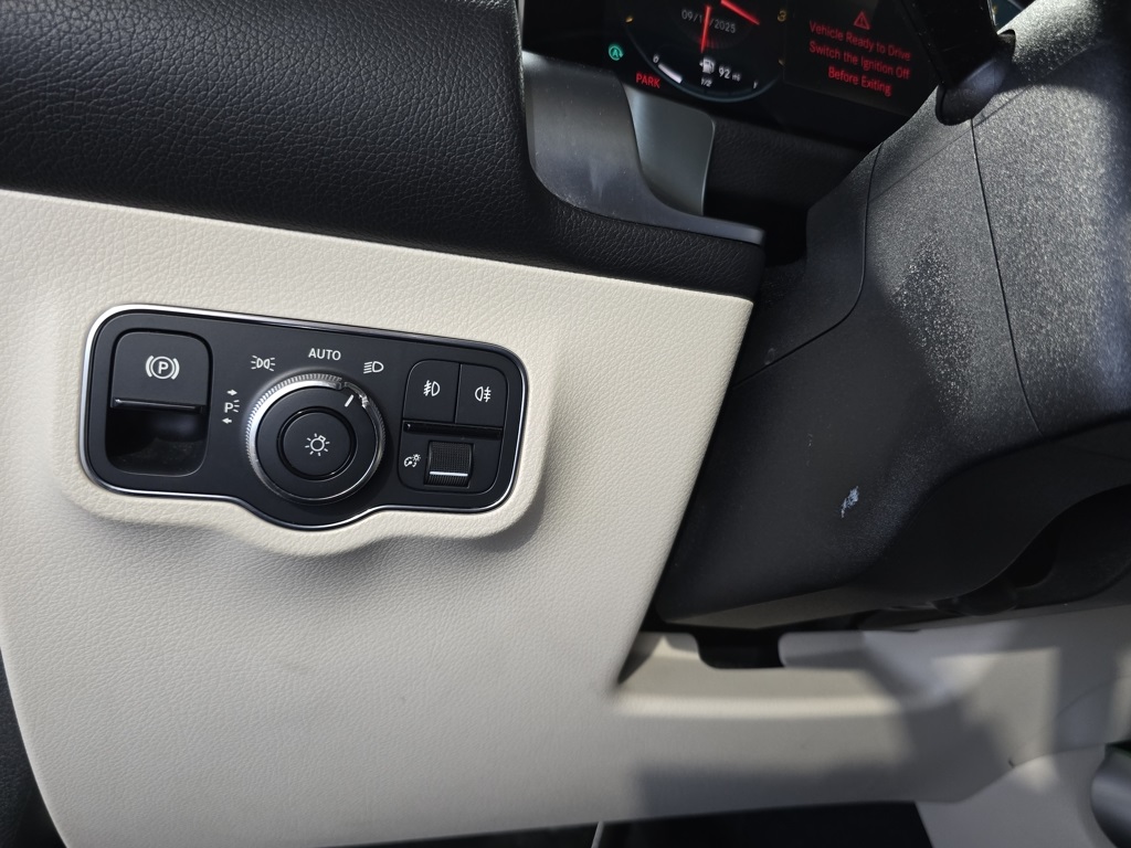 2021 Mercedes Benz GLB 250 photo 14