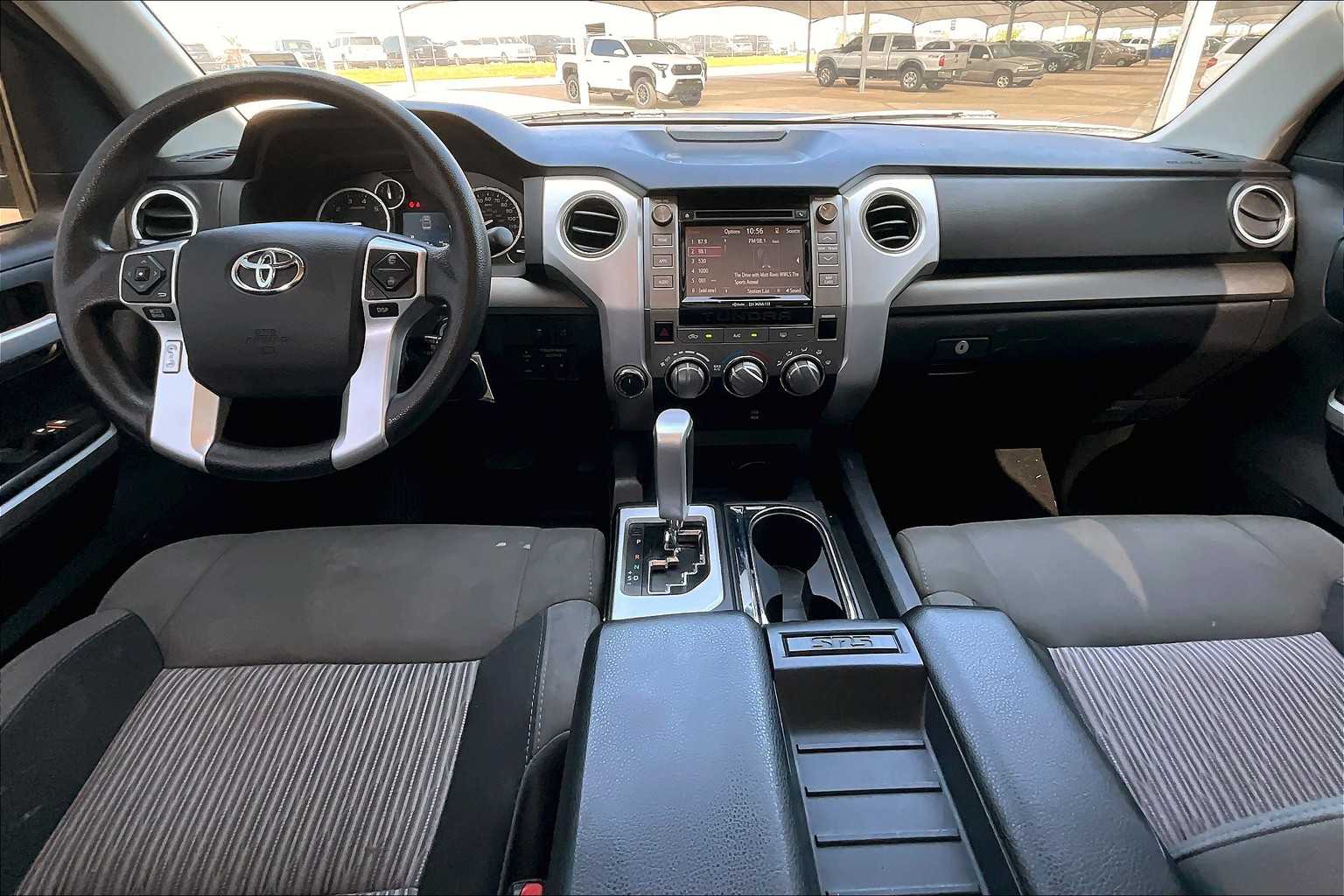 2017 Toyota Tundra SR5 photo 12