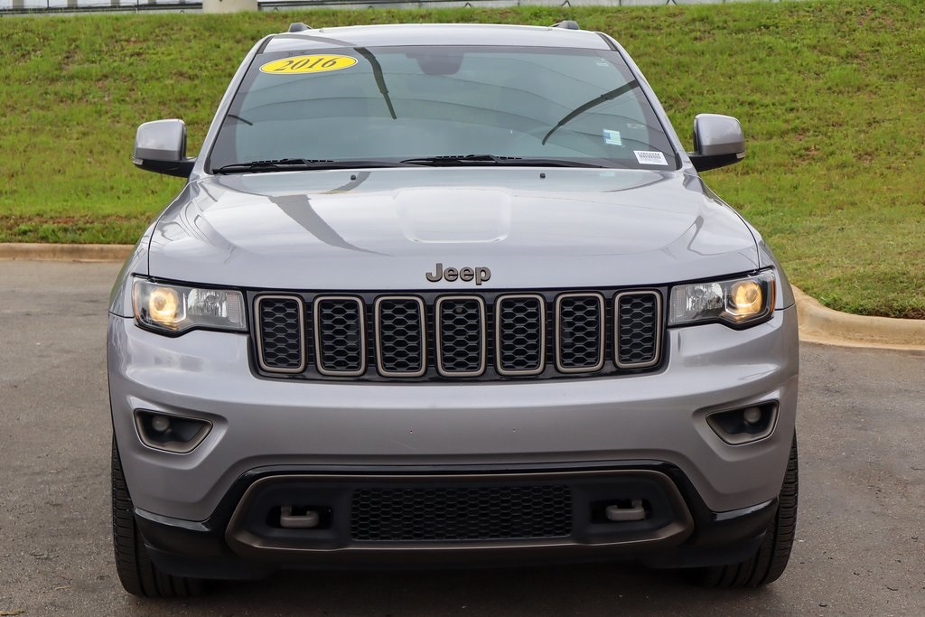 2016 Jeep Grand Cherokee Limited photo 2