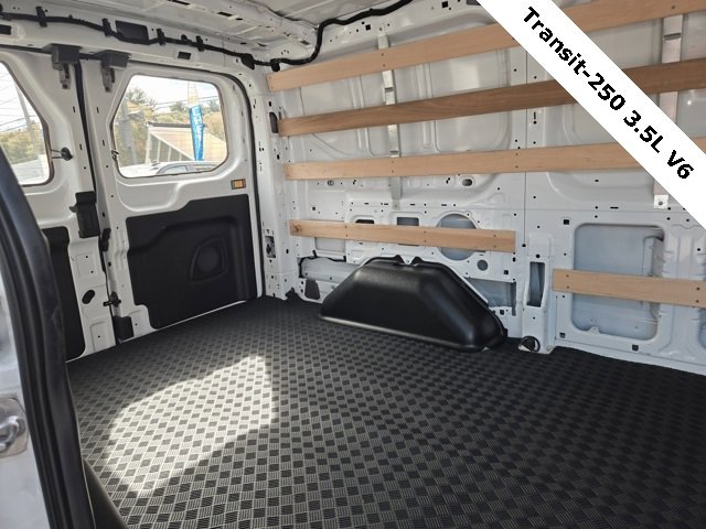 2024 Ford Transit Cargo Van photo 4