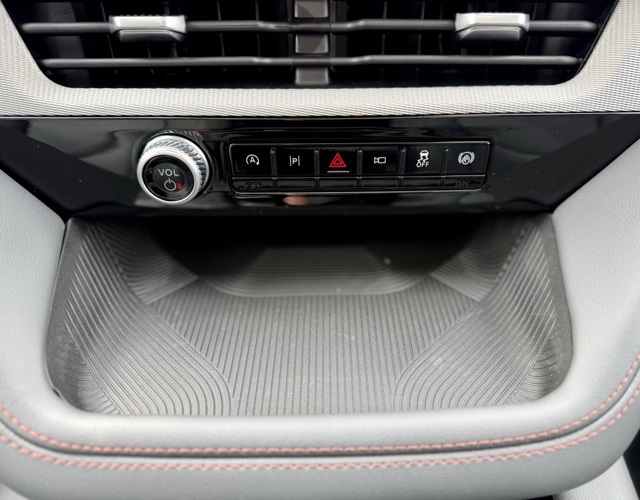 2025 Ford Explorer photo 21