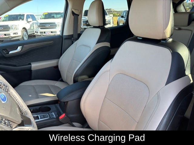 2020 Ford Escape Titanium photo 11