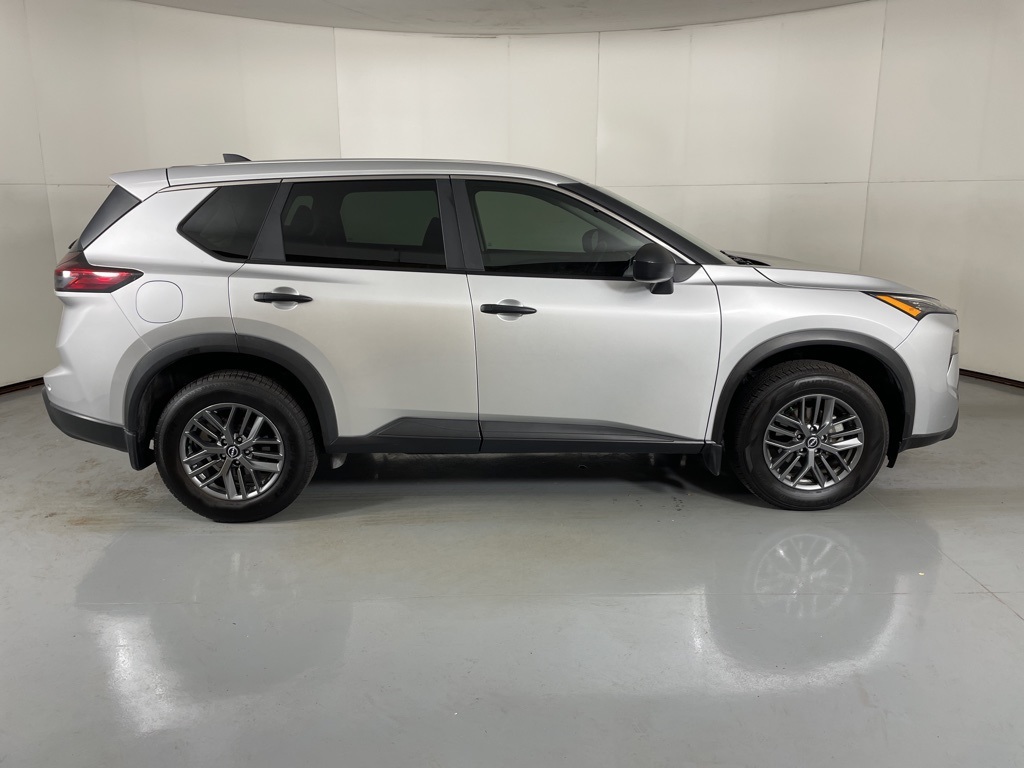 2024 Nissan Rogue S photo 5