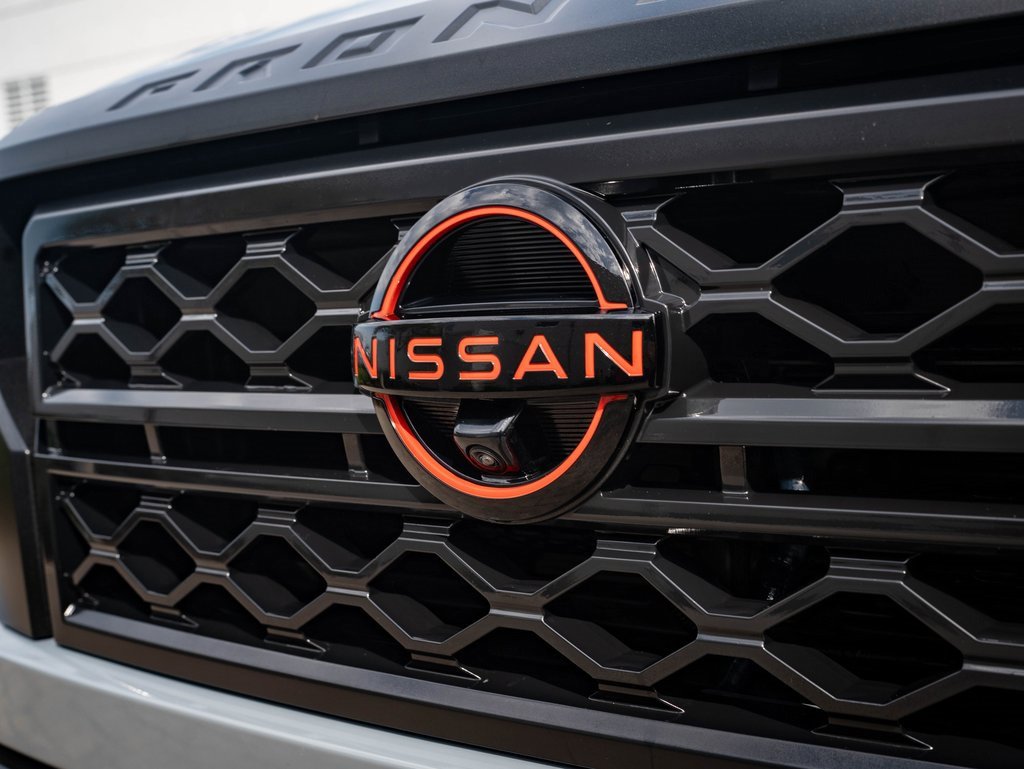2023 Nissan Frontier PRO-4X photo 3