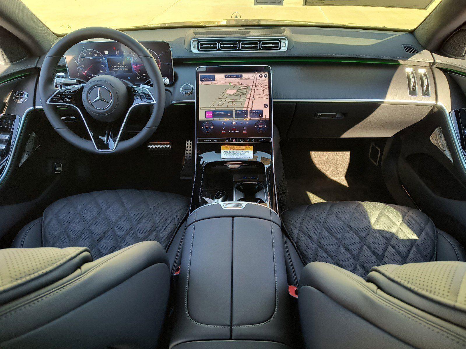 2025 Mercedes Benz S 580 4MATIC photo 2