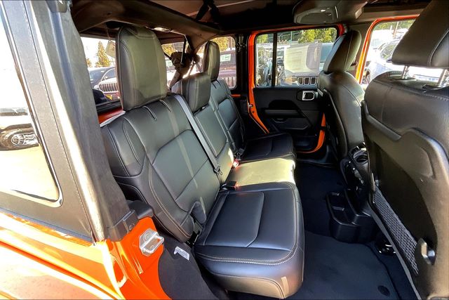 2025 Jeep Wrangler Sahara photo 21