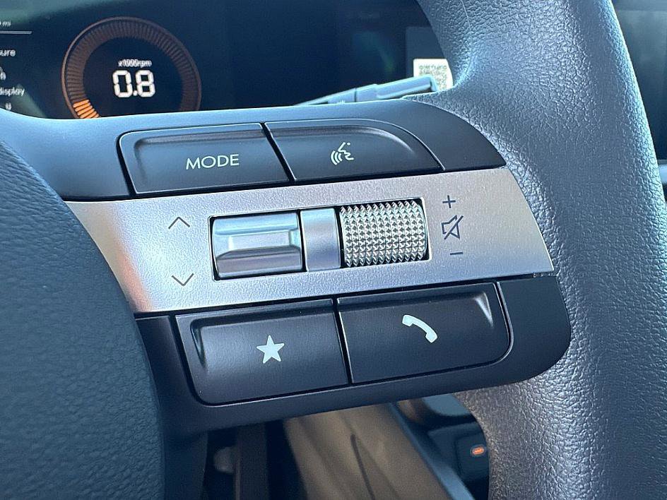 2025 Hyundai Tucson SE photo 12