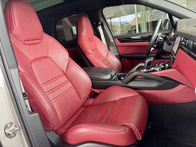 2022 Porsche Cayenne Platinum Edition photo 20