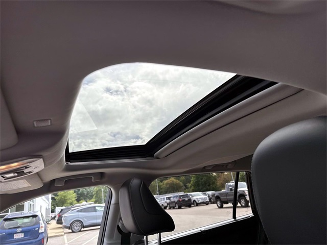 2020 Toyota Highlander Limited photo 22