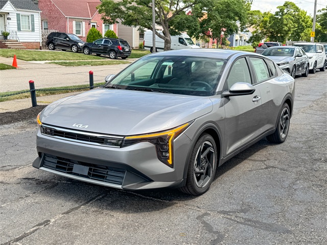 2025 Kia K4 EX photo 8
