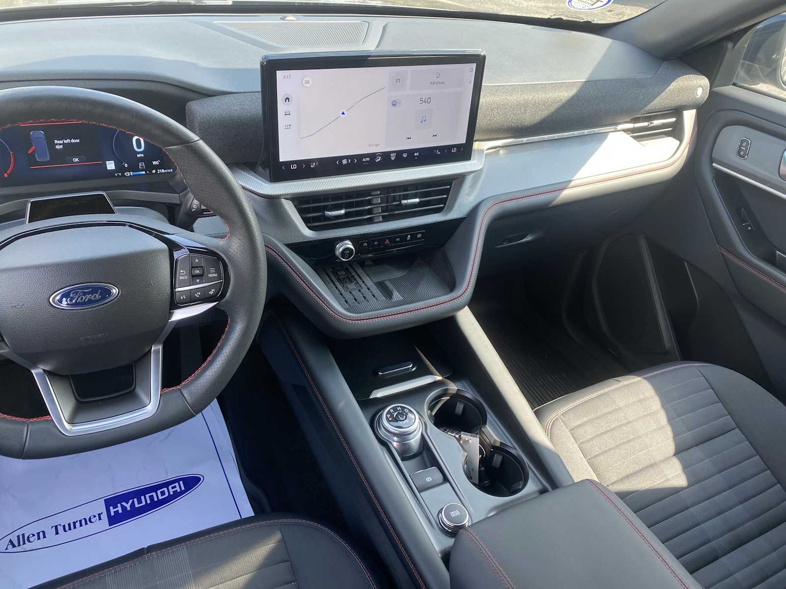 2025 Ford Explorer ST-Line photo 14