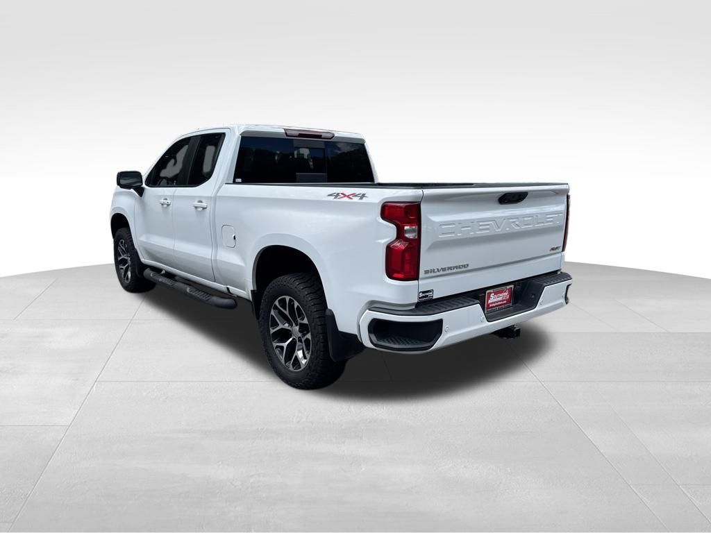 2022 Chevrolet Silverado 1500 RST photo 3