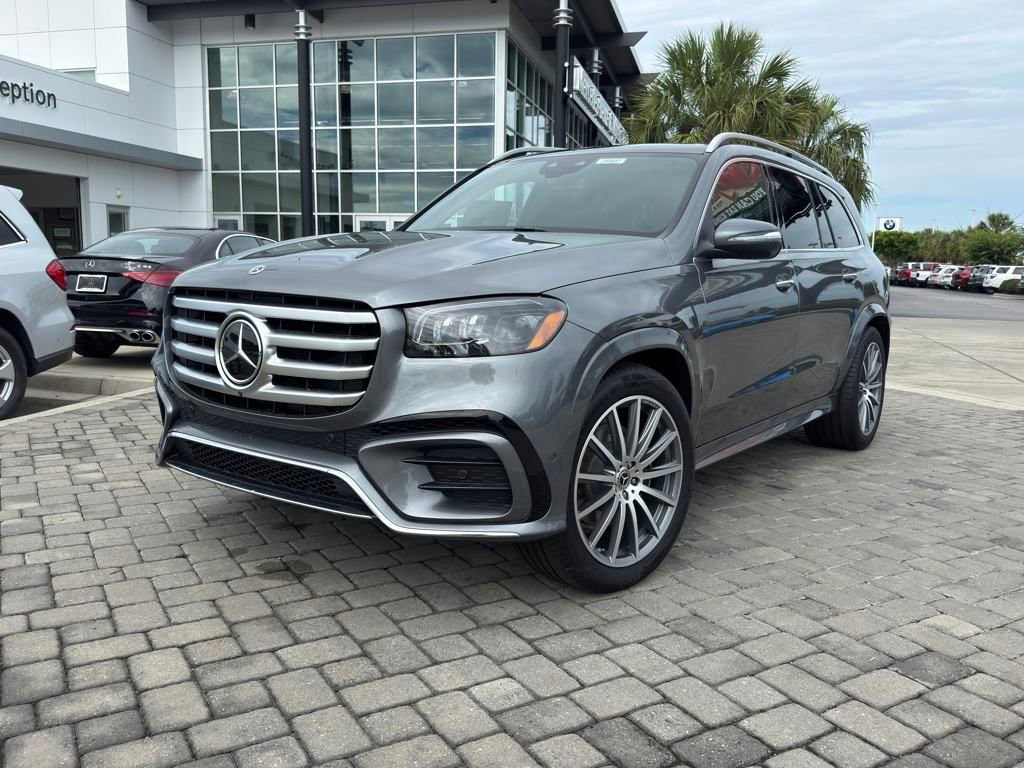 2025 Mercedes Benz GLS 450 4MATIC photo 2