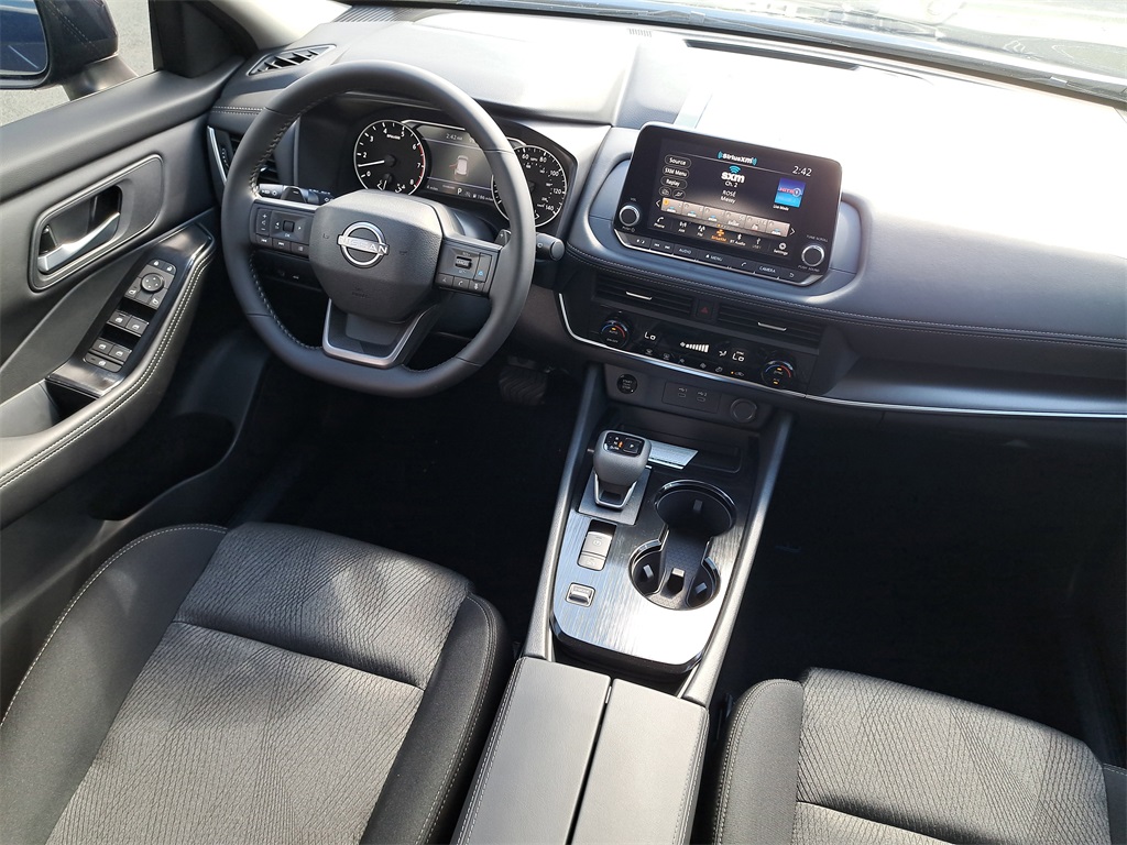 2026 Nissan Rogue SV photo 15