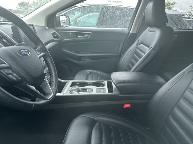 2022 Ford Edge SEL photo 7