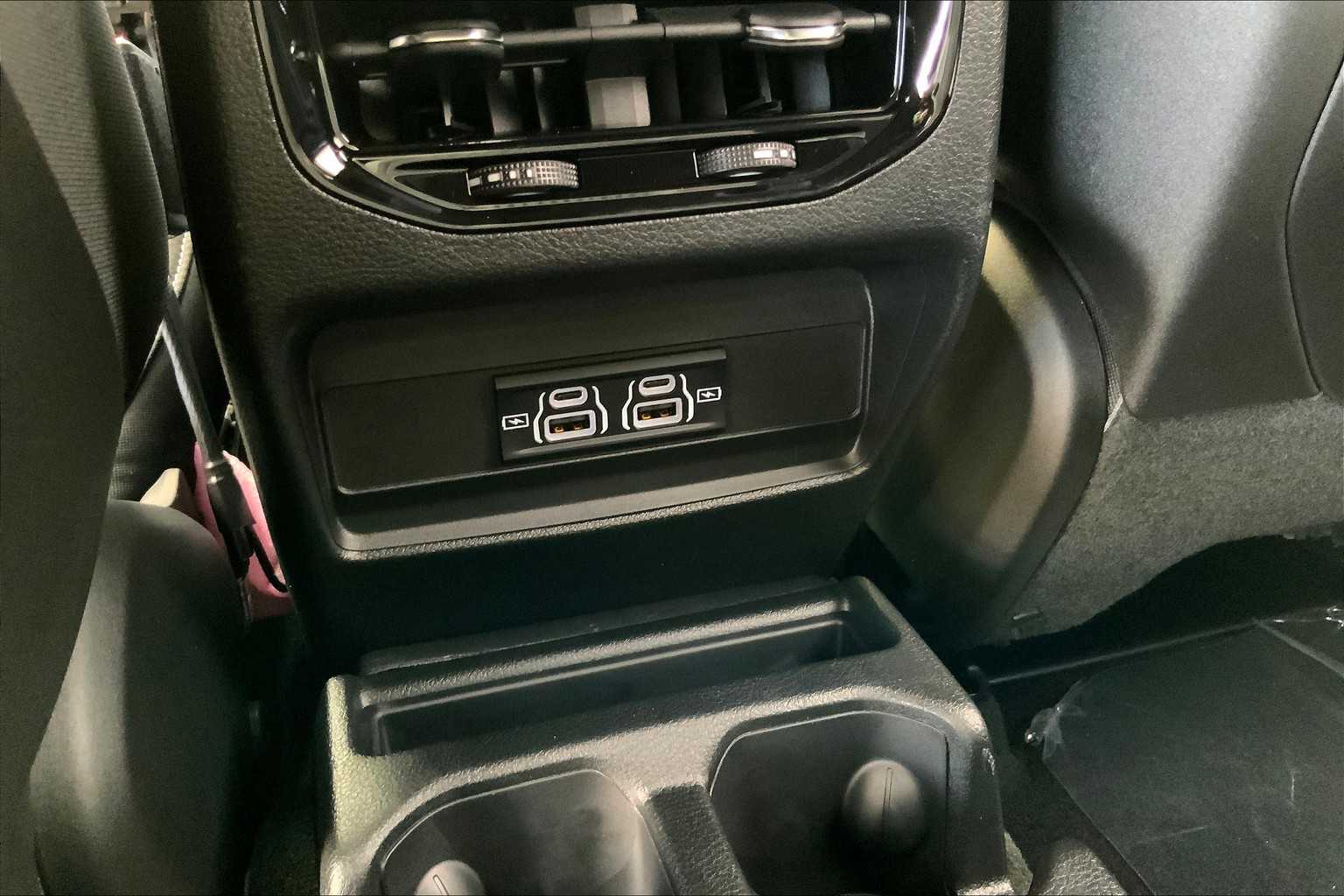 2025 Jeep Grand Cherokee Laredo photo 17