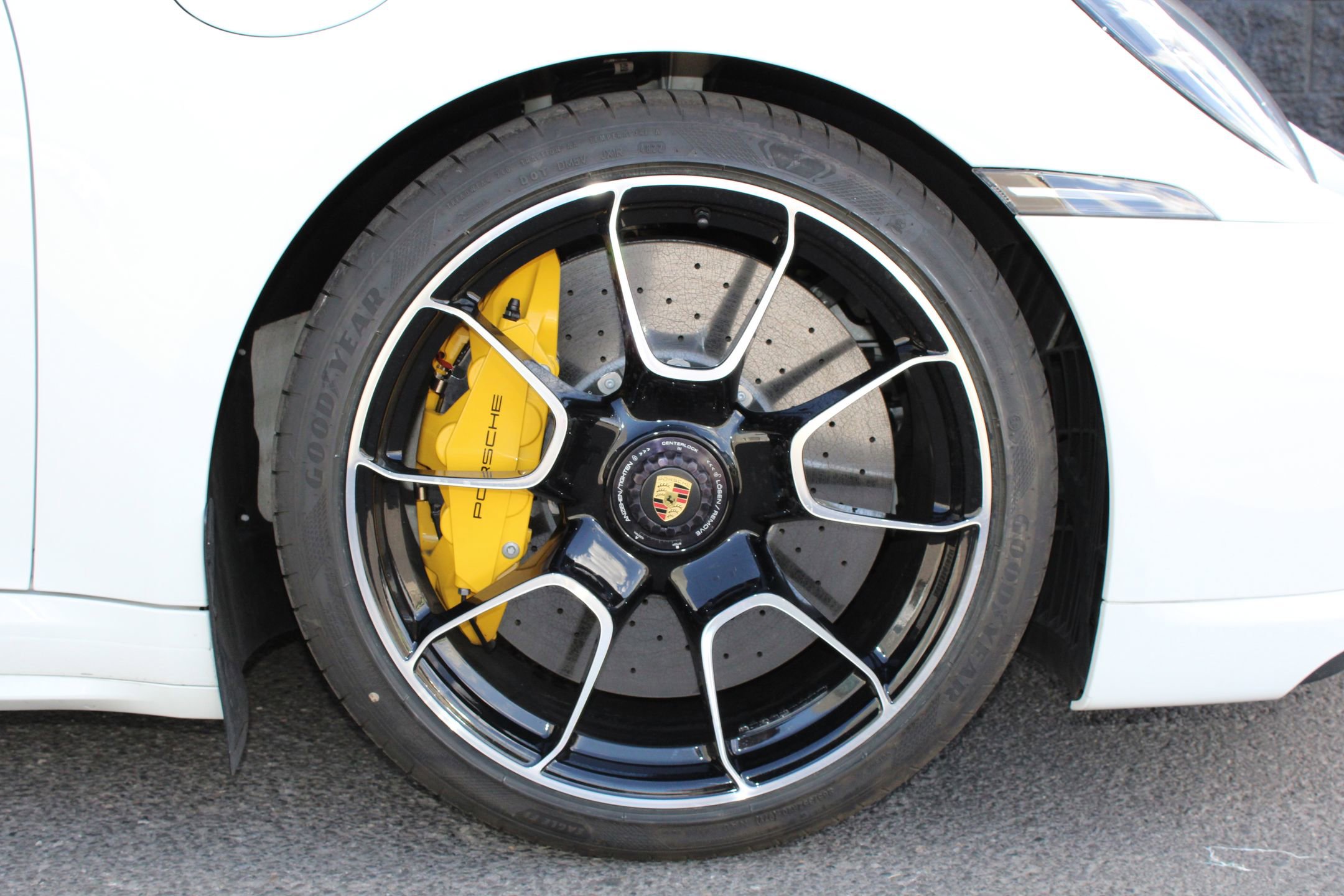 2024 Porsche 911 Turbo S photo 24