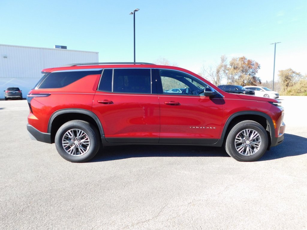 2026 Chevrolet Traverse photo 2