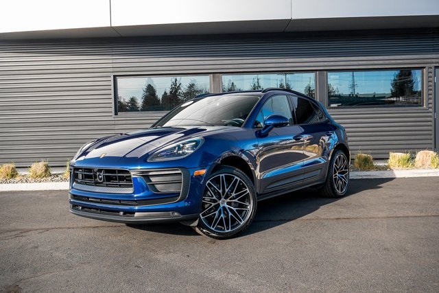 2025 Porsche Macan T's photo