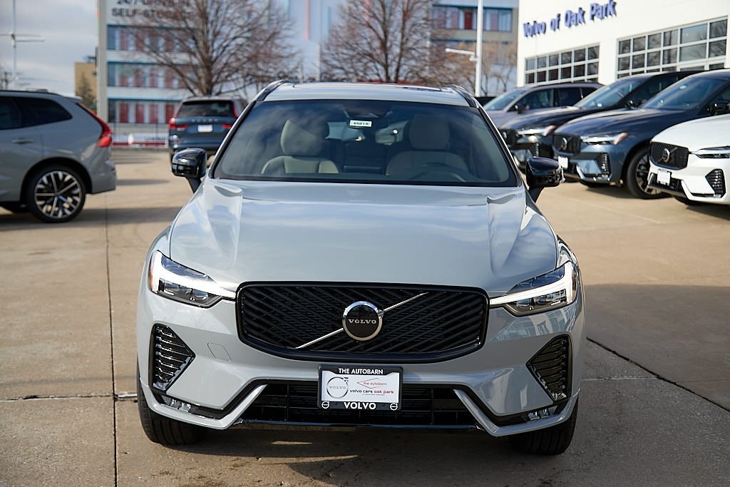 2026 VOLVO XC60 - Image 4
