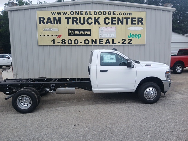 2026 Ram 3500 Tradesman photo 2