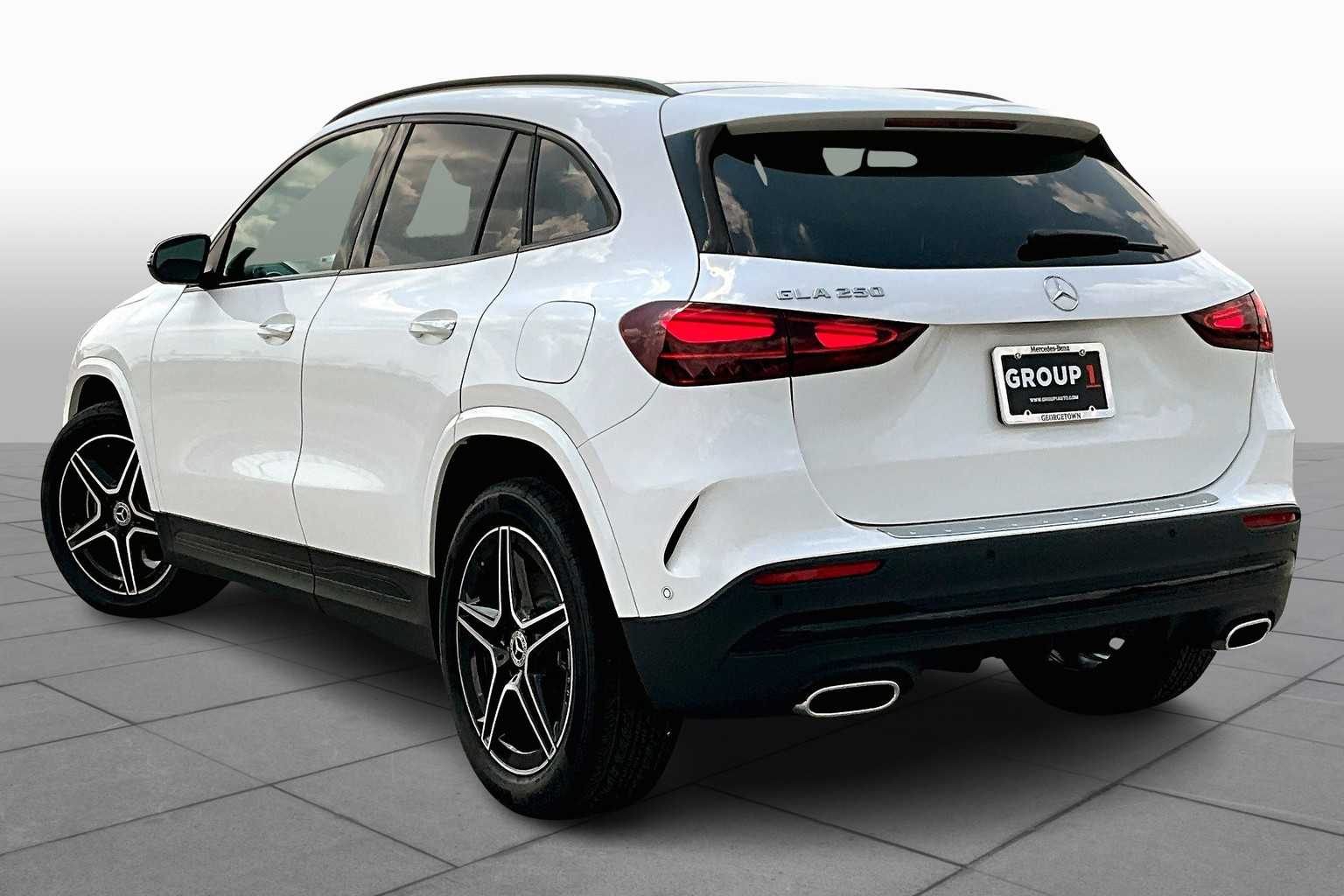 2026 Mercedes Benz GLA 250 photo 4