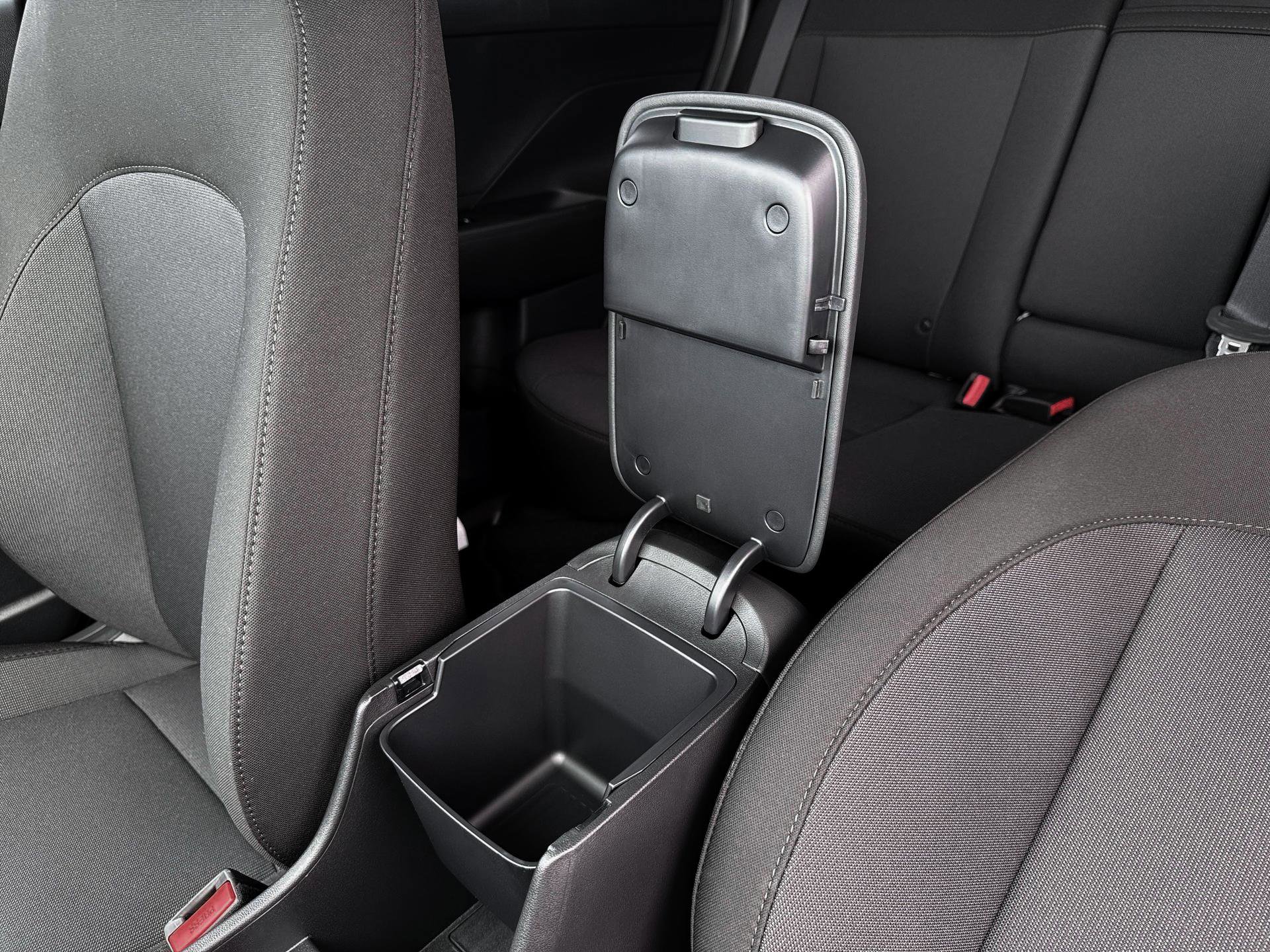 2026 Hyundai Kona SEL photo 10