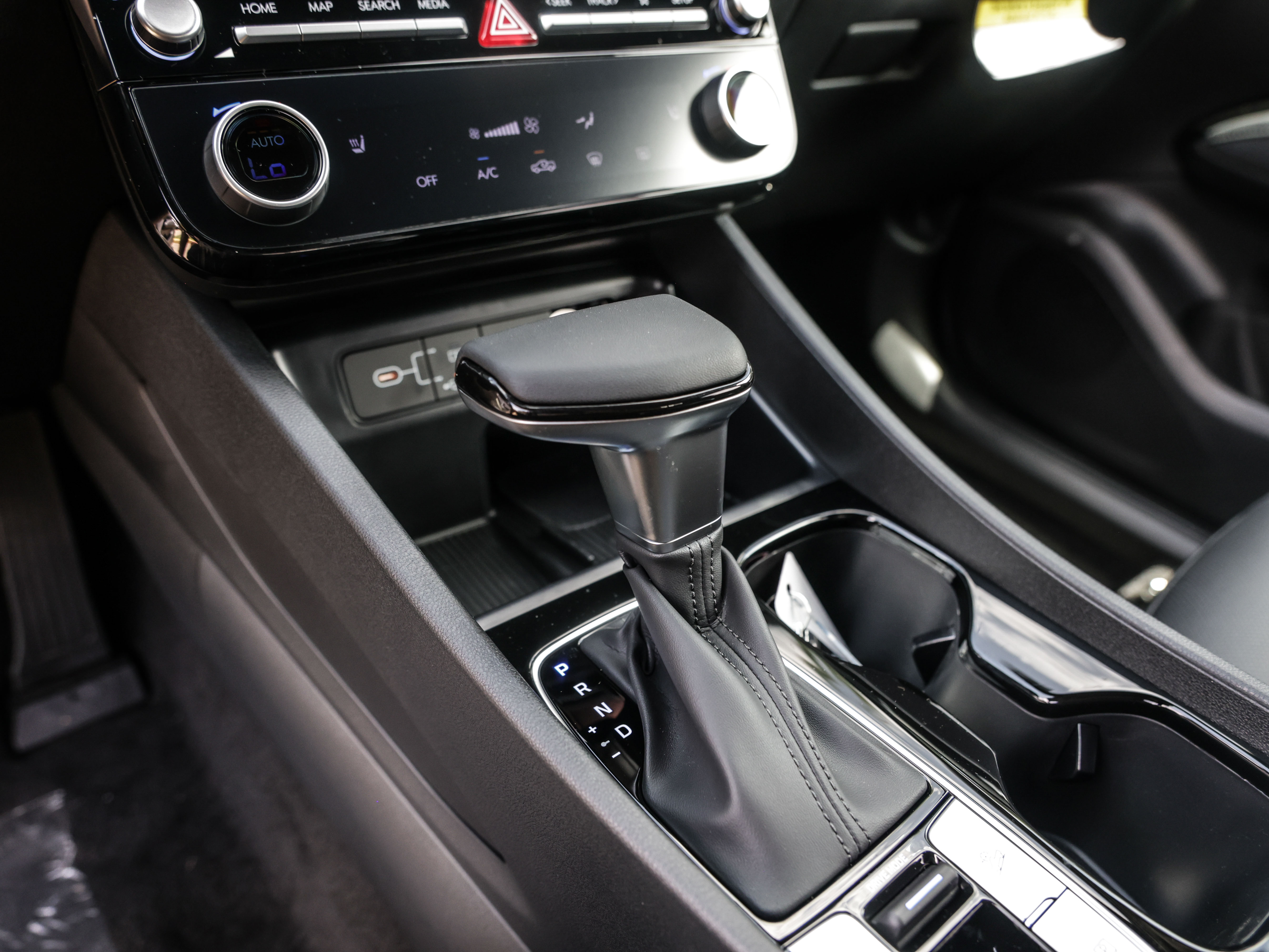 2025 Hyundai Santa Cruz XRT photo 3