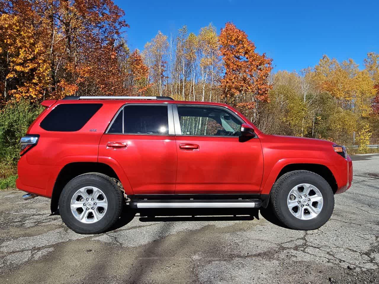 2020 Toyota 4Runner SR5 photo 3