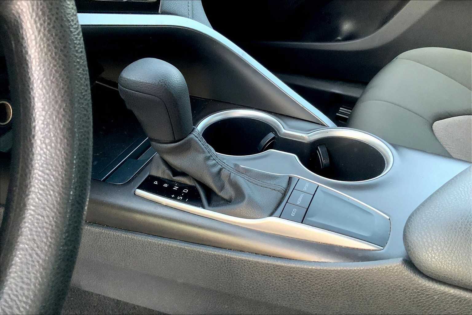 2023 Toyota Camry LE photo 28