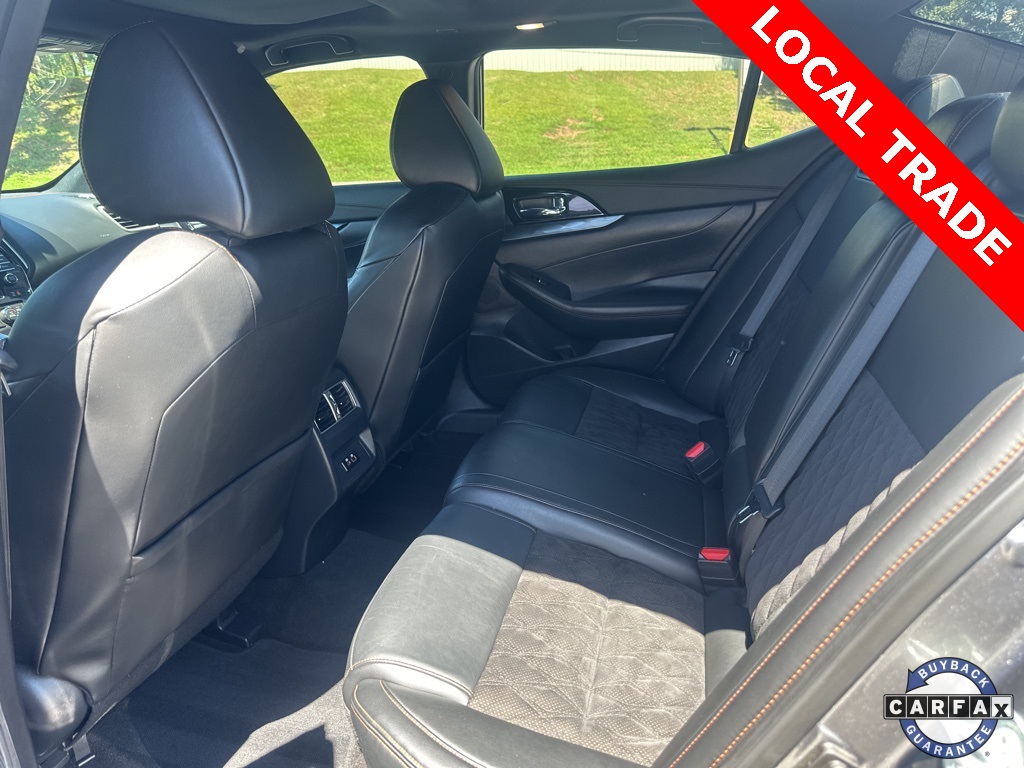 2022 Nissan Maxima SR photo 9