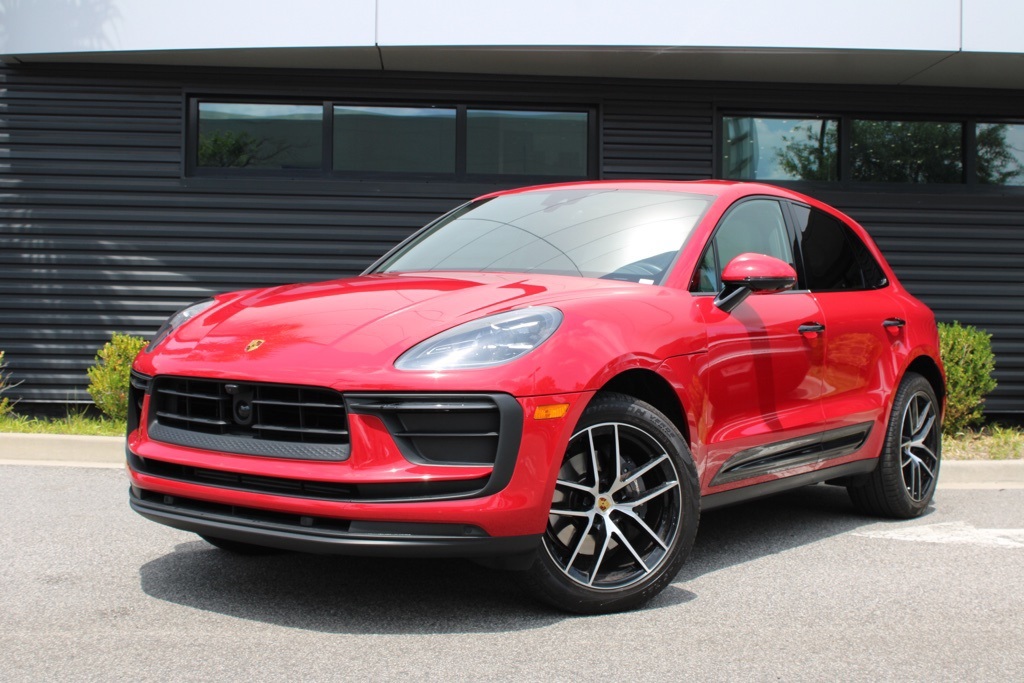 2025 Porsche Macan Base