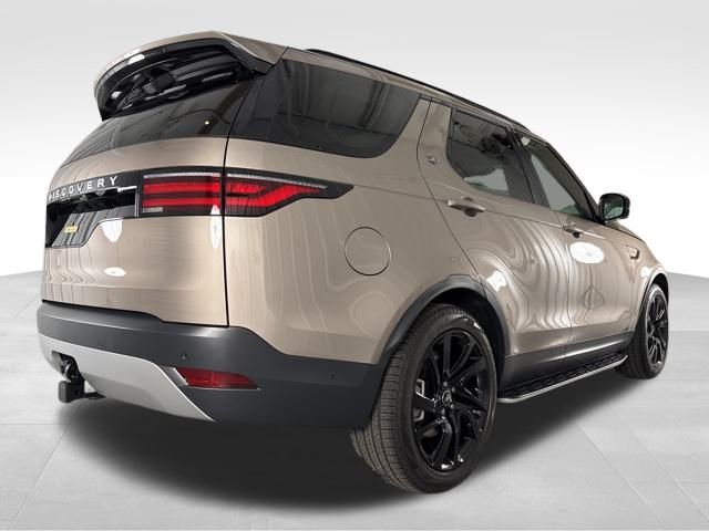 2025 Land Rover Discovery S photo 7