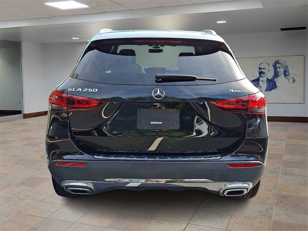 2022 Mercedes Benz GLA 250 4MATIC photo 4