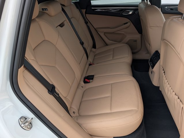 2024 Porsche Macan T photo 7