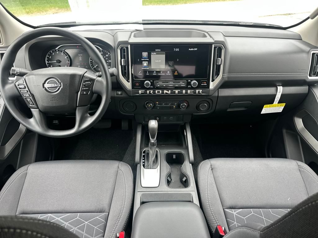 2025 Nissan Frontier SV photo 15
