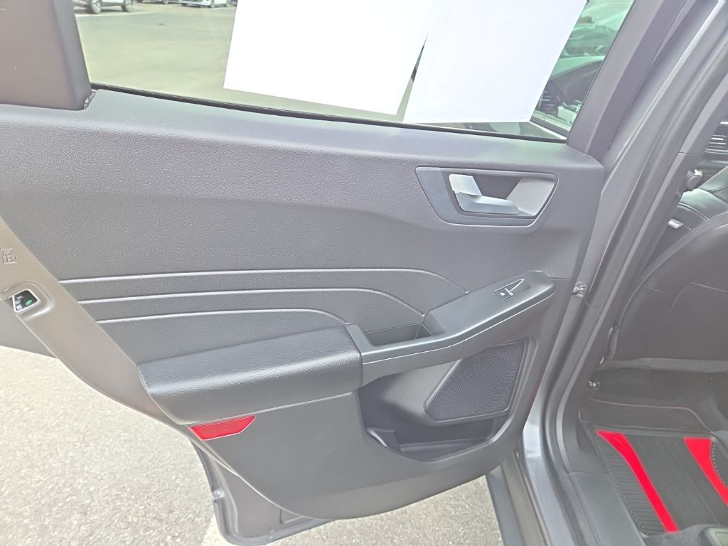 2023 Ford Escape ST-Line Select photo 8