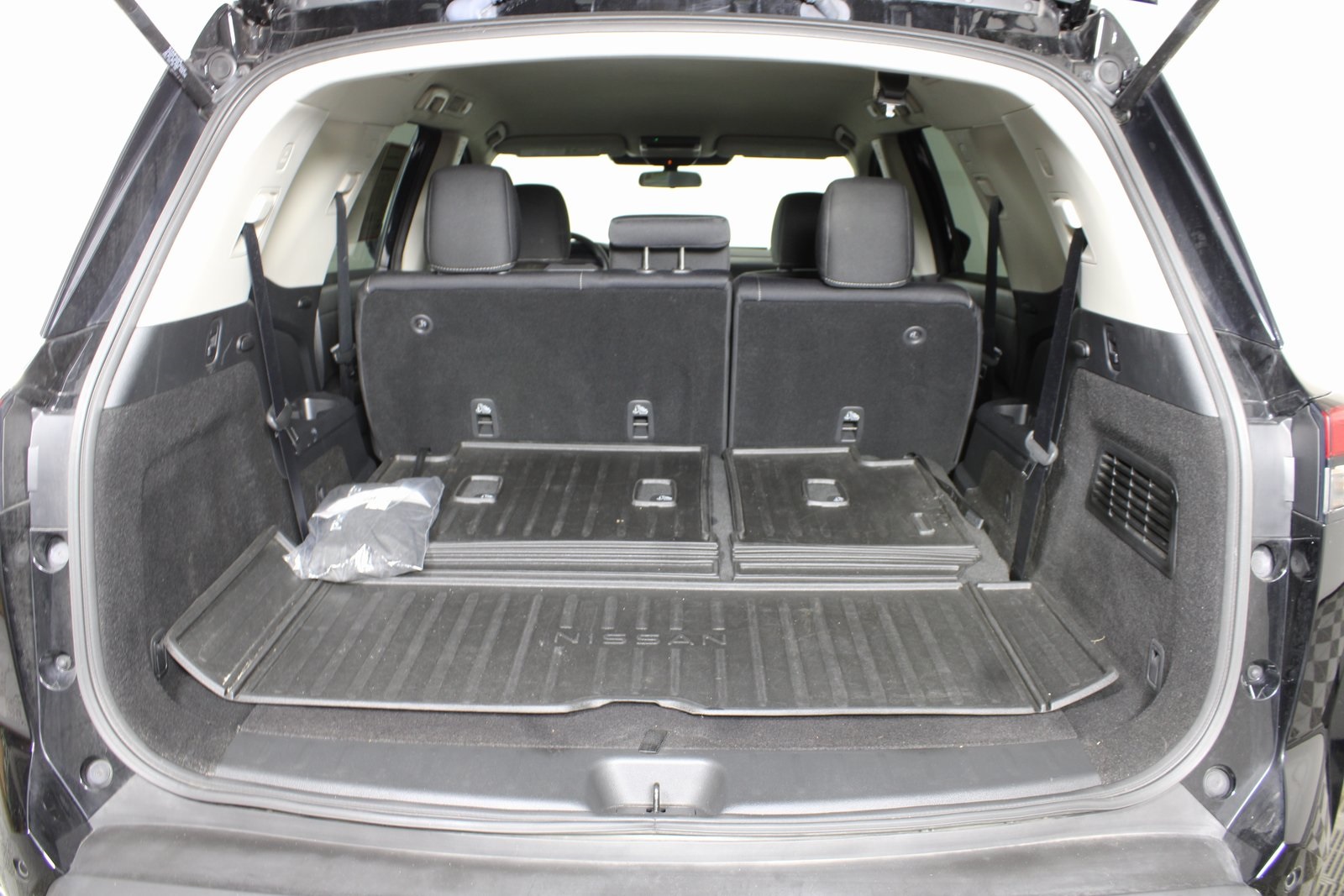 2024 Nissan Pathfinder SV photo 14