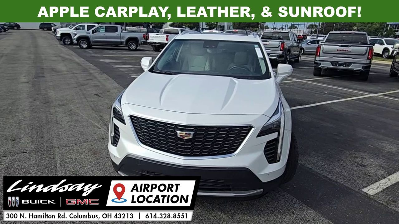 2022 Cadillac XT4 Premium Luxury photo 2